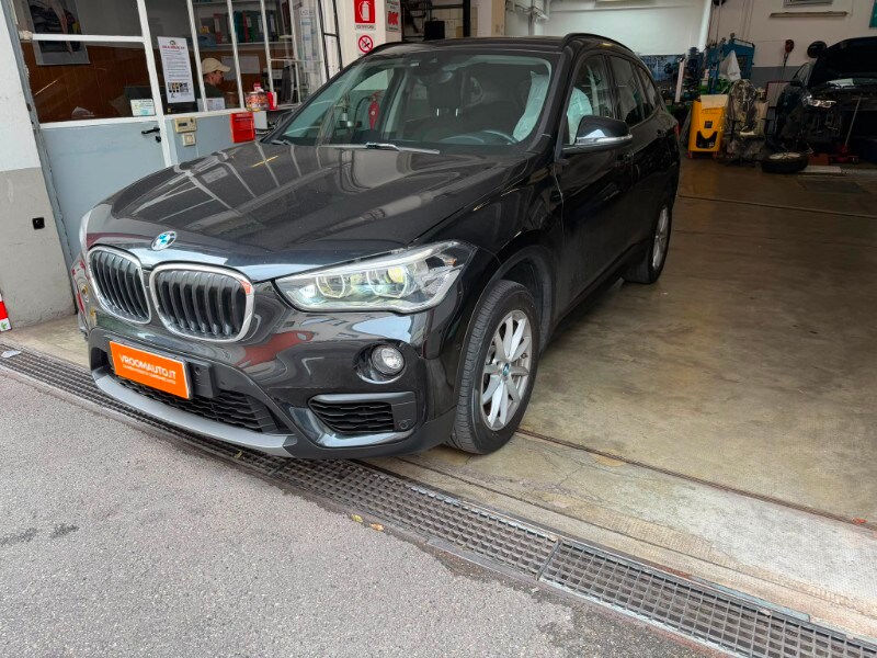 BMW X1            (F48)